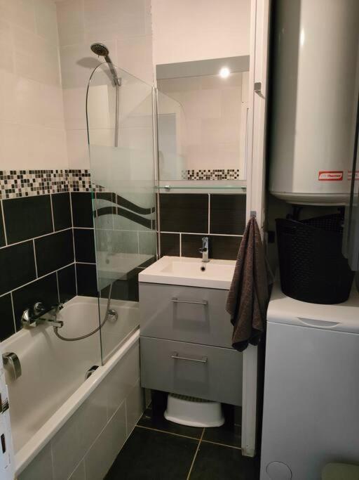 Chaleureux Appartement. דינאן מראה חיצוני תמונה